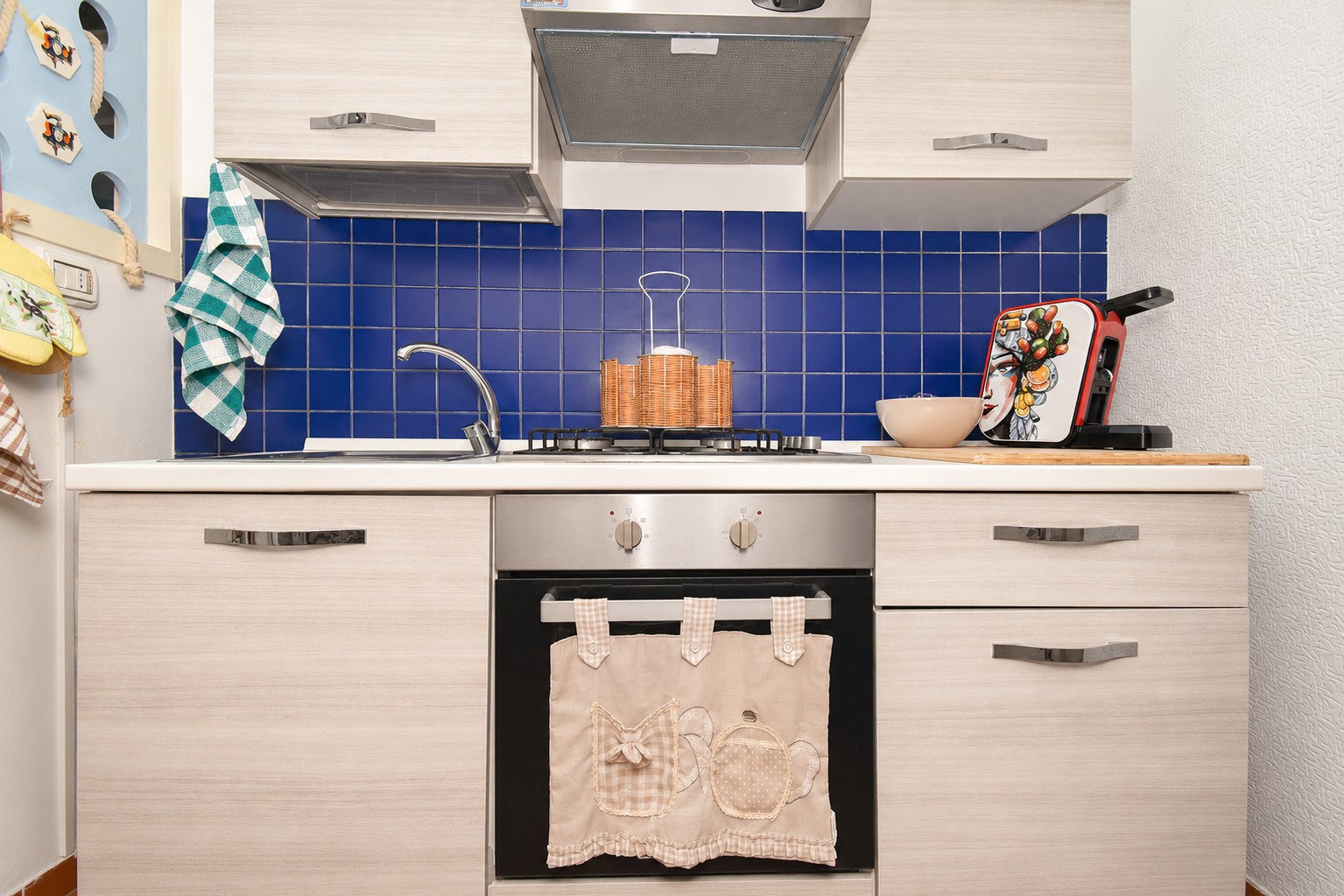 Cucina attrezzata dell'appartamento
